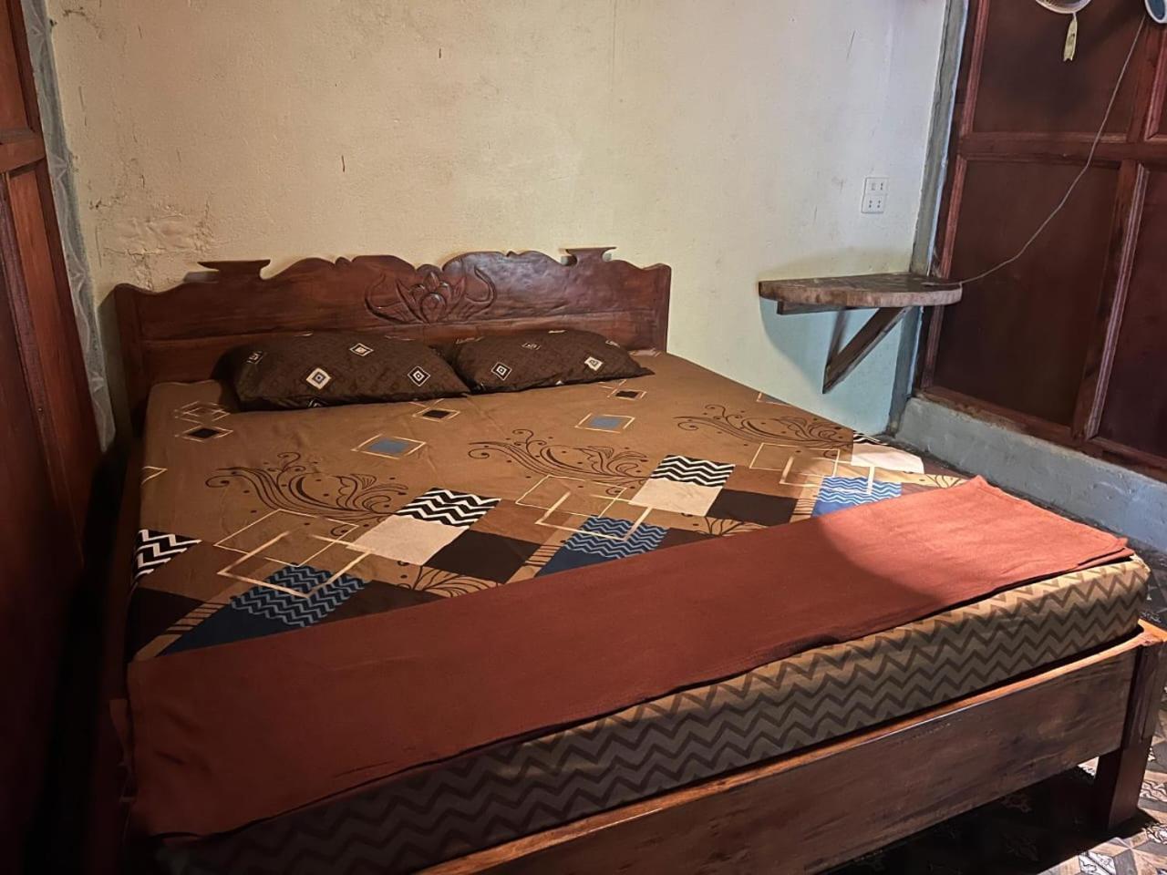Pongo Guest House & Jungle Trekking Bukit Lawang Dış mekan fotoğraf