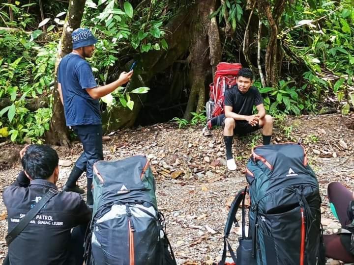 Pongo Guest House & Jungle Trekking Bukit Lawang Dış mekan fotoğraf