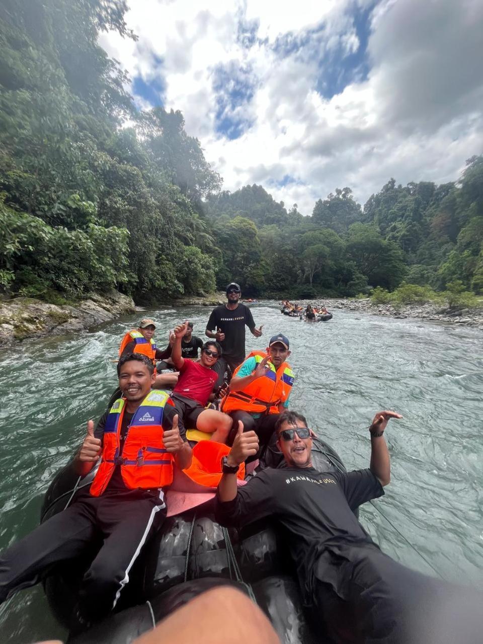 Pongo Guest House & Jungle Trekking Bukit Lawang Dış mekan fotoğraf